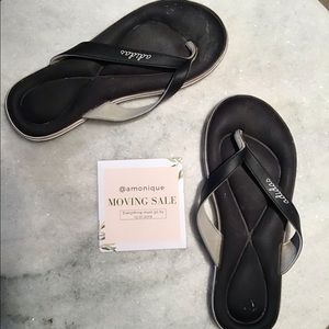 Adidas black foam gel flip flop sandals